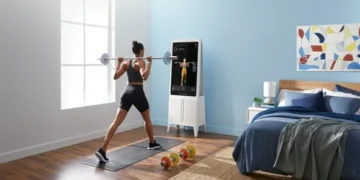 məşq etdirən fitness güzgüsü