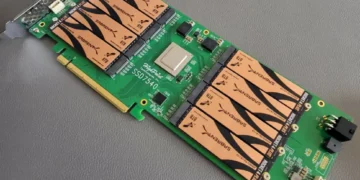 Sabrent 64TB-lıq SSD yuvası hazırladı