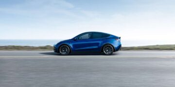 Tesla modelləri avtopilot ilə 56 000 000 Km yol gedib!