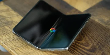 Google Pixel Fold istehsala baslanib