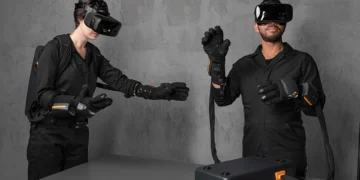 HaptX şirkəti Gloves G1 virtual reallıq əlcəklərini təqdim edib!