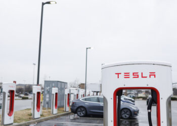 avtomobil nəhəngləri sürətli şarj