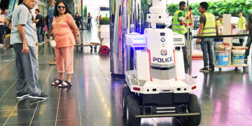 sinqapurda polis robotlardan
