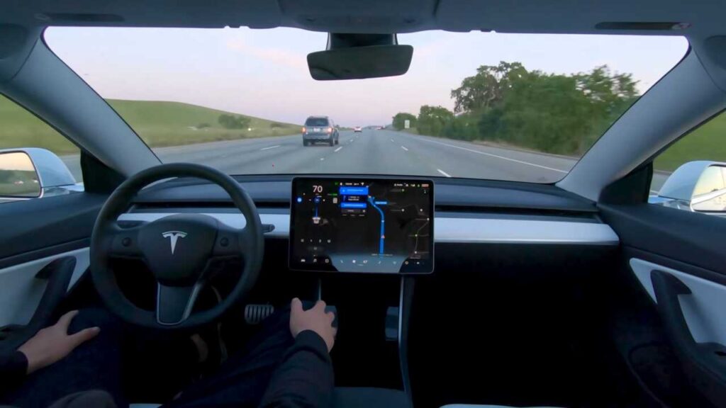 Tesla avtopilotu digər avtomobillərdə