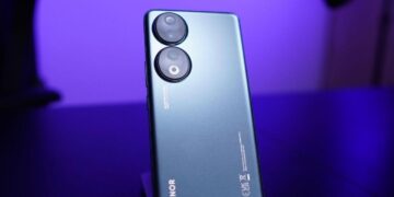 HONOR 90