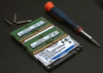Lenovo təmir edilən