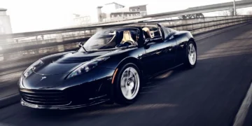 Elon Tesla Roadster kodlarını