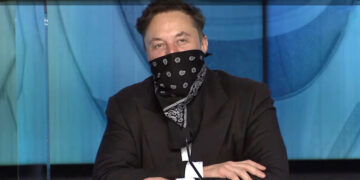 Elon Musk GTA oynamayıb