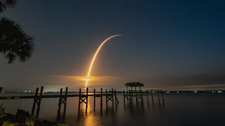 SpaceX atmosfer dəlikləri
