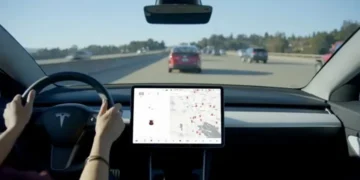 Tesla elektromobili geri çağırır