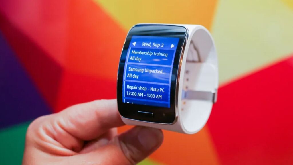 Samsung dördkünc ekranlı saat