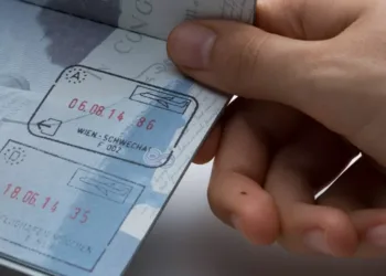 Avropa Birliyi pasportlara möhür