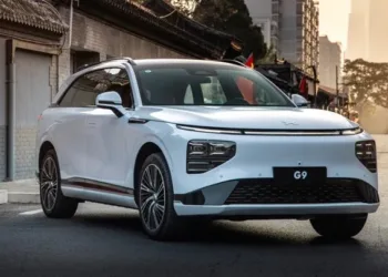 Çində elektrik avtomobilləri satışlarda ilk dəfə olaraq fosil yanacaq istifadə edən avtomobilləri ötüb!