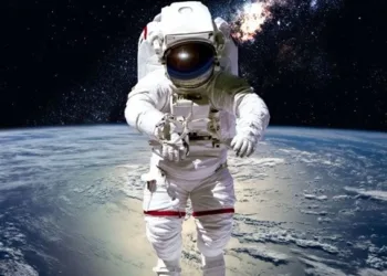 kosmos insan ürəyini qocaldır