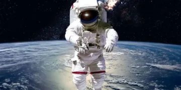 kosmos insan ürəyini qocaldır