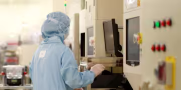 Çin yaxın üç ildə çip istehsalı üçün 100 milyard dollar xərcləyəcək!