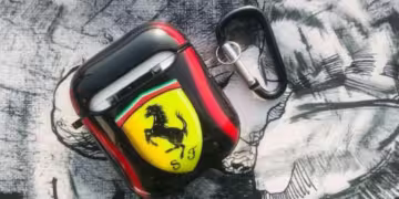 Yarım milyon dollarlıq Ferrari AirPods sayəsində tapılıb!