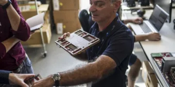 Amazon süni intellekt çipi