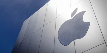 Apple məhkəməyə