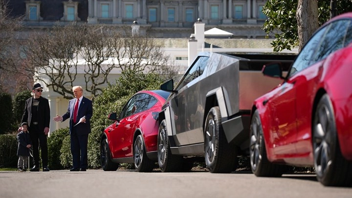 Trump Tesla