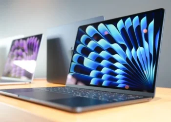 iPhone MacBook
