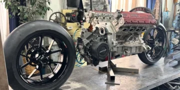 V8 Ferrari
