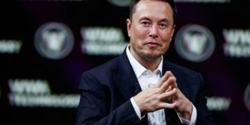 Elon Musk 56 milyard dollarlıq maaş paketini alacaq amma 1 dollar ödəməlidir!