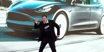 tesla-elon-musk-56-milyard-maas
