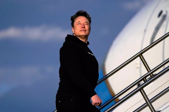 Elon Musk 1 trilyon