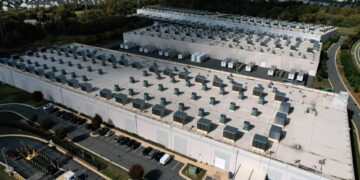 Süni intellekt ilə məlumat mərkəzləri elektrik istehlakı 4 dəfə artır!