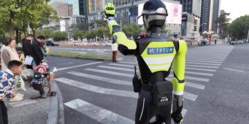 Çində robot polislər dövrü başlayır