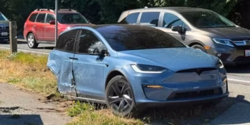 Tesla iki yerə bölündü